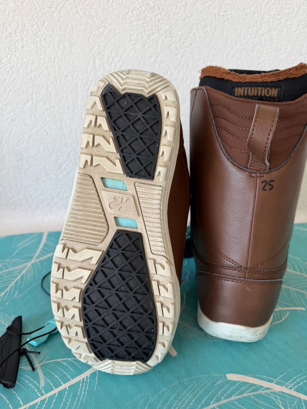 Scarpe da uomo: Gebrauchte Snowboardstiefel, Größe EU:  40 – Usato da Monnaz venduto da okr_6cr6 5