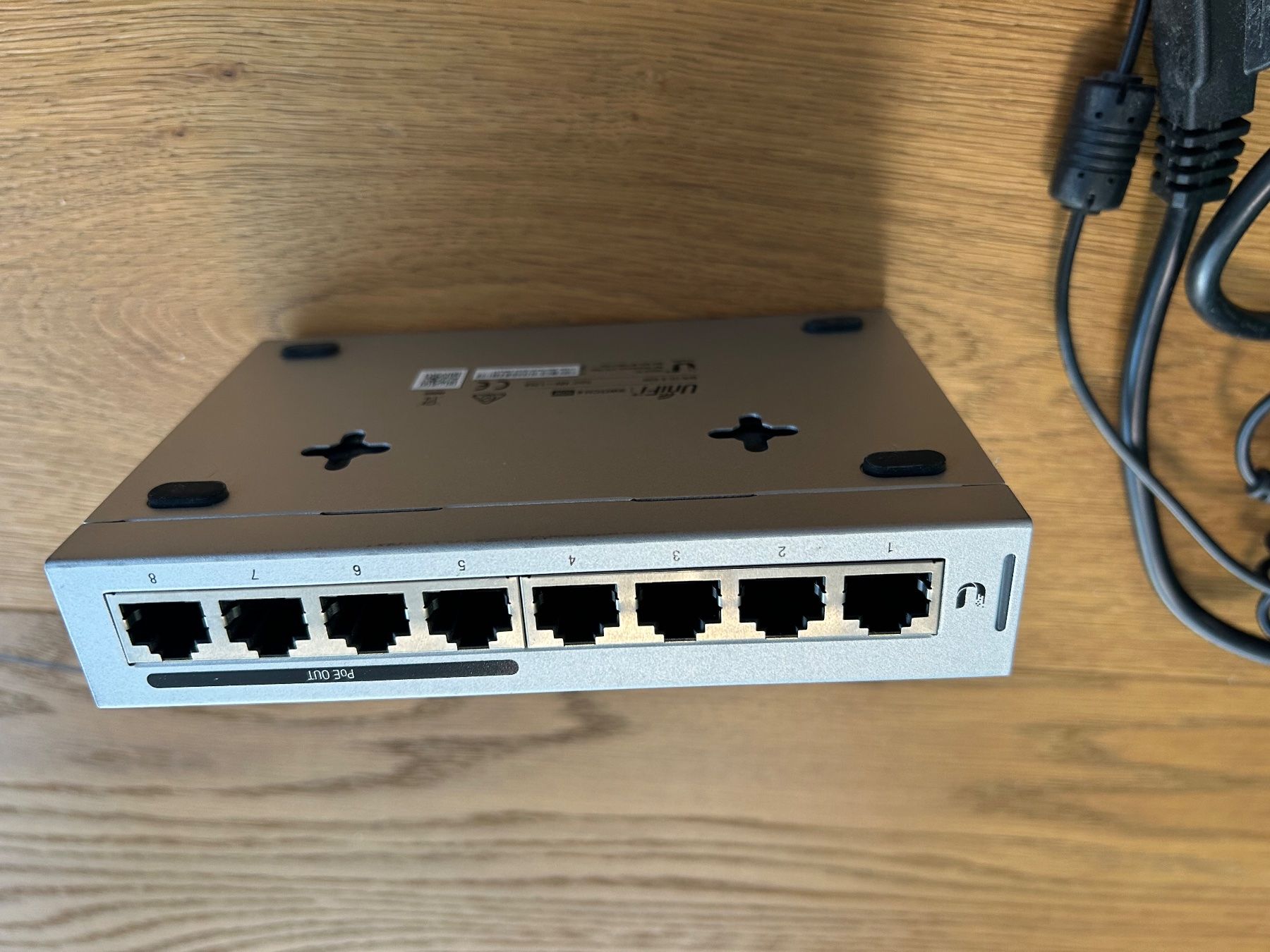 Schalter: Ubiquiti US-8-60W PoE switch – Gebraucht aus Langnau am Albis von uncas00 2