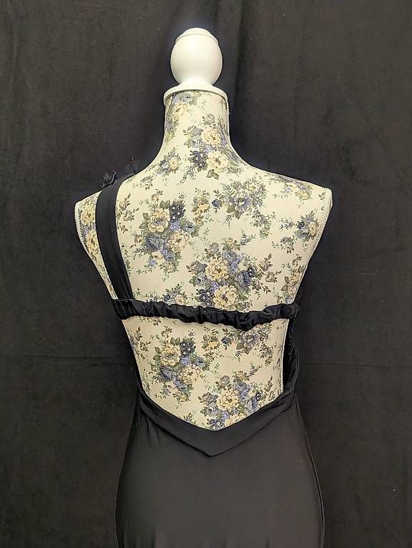 Vestiti: Schwarzes Abendkleid One-Shoulder, Gr. S/M – Usato da Triesenberg venduto da JustAPhotographer 2