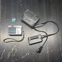 Konica Minolta DiMAGE X50, Y2K Vintage