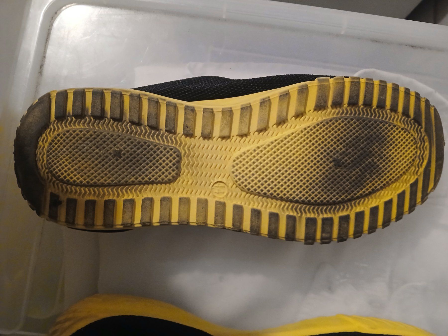 Scarpe da uomo: Schuhe Schwarz Gelb 44 – Usato da Spiez venduto da easydialog2014 1