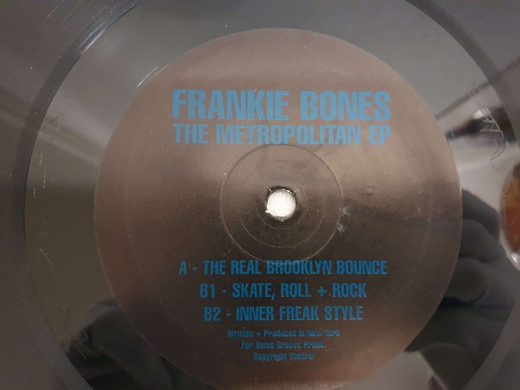 Schallplatten: Frankie Bones – The Metropolitan EP (Techno, Electro) – Gebraucht aus Uster von Vinyl-Leidenschaft 3