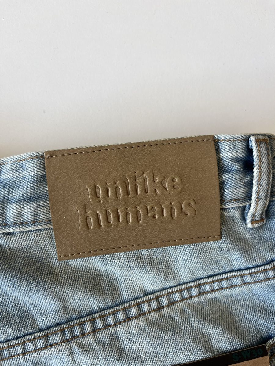 Jeans: Unlike Human Jorts – Neuf avec emballage d'origine à Eglisau par jan_xzq9 2