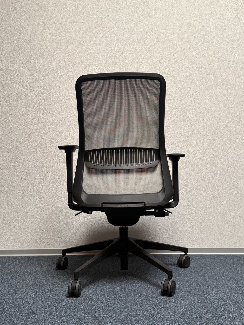 Chaises: Bürostuhl Netzrücken NEU – Neuf avec emballage d'origine à Liestal par SFLiestal 2