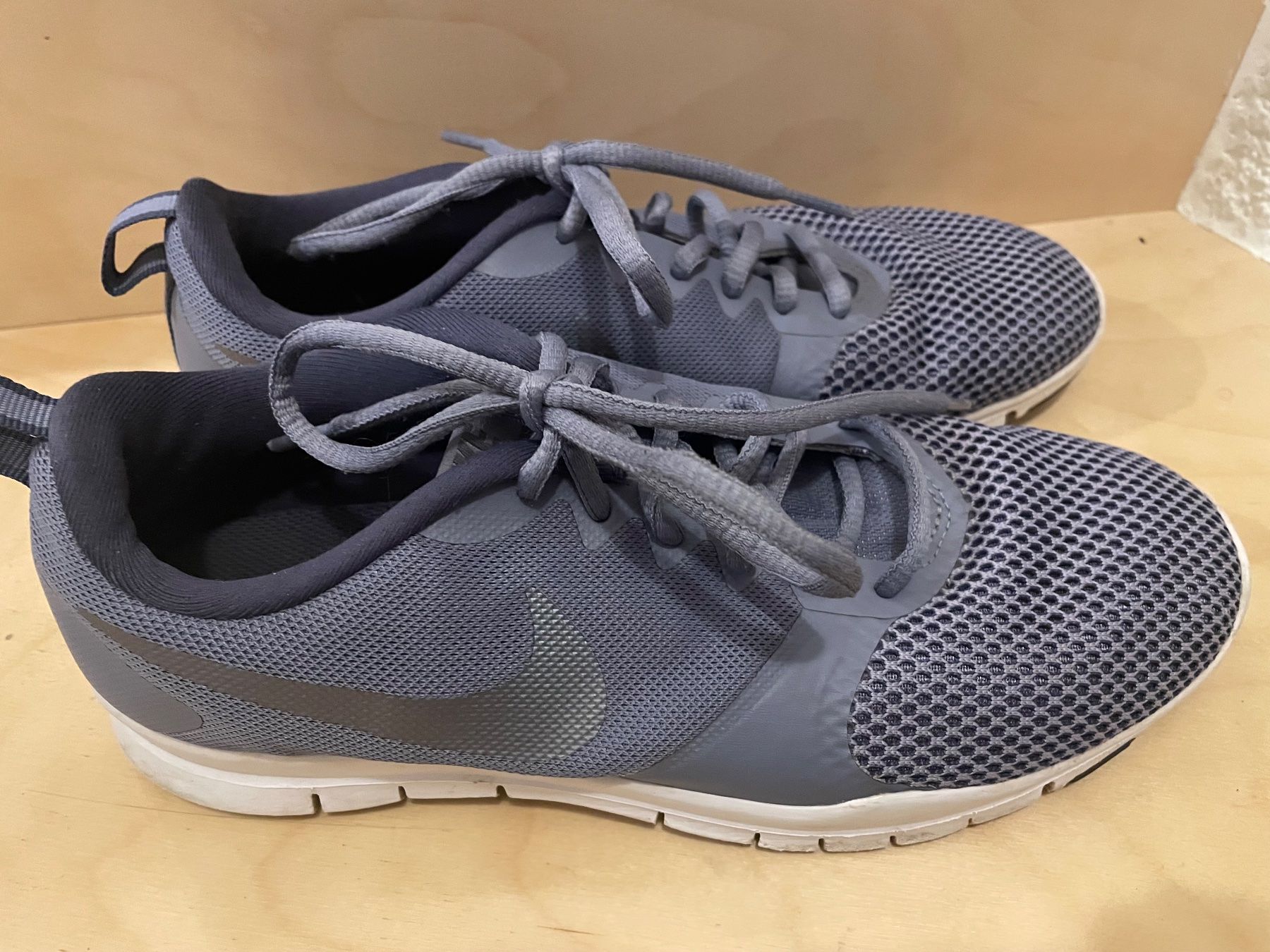Nike Scarpe da donna: Nike Sneaker Gr.38.5 – Usato da Uster venduto da jelk 2