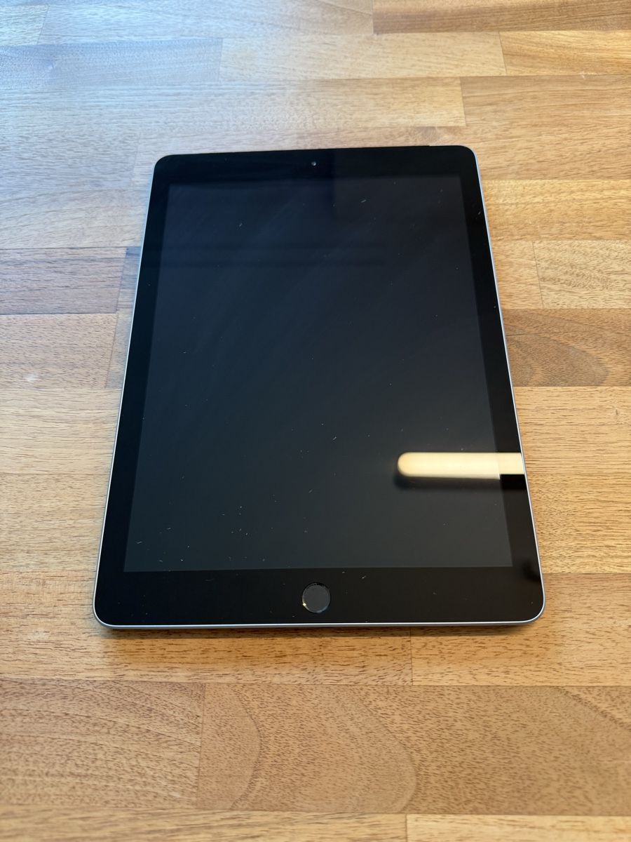 Apple Tablet PC: Ipad 6 Generation 128gb + Simkartenport – Usato da Sirnach venduto da Goforit2001