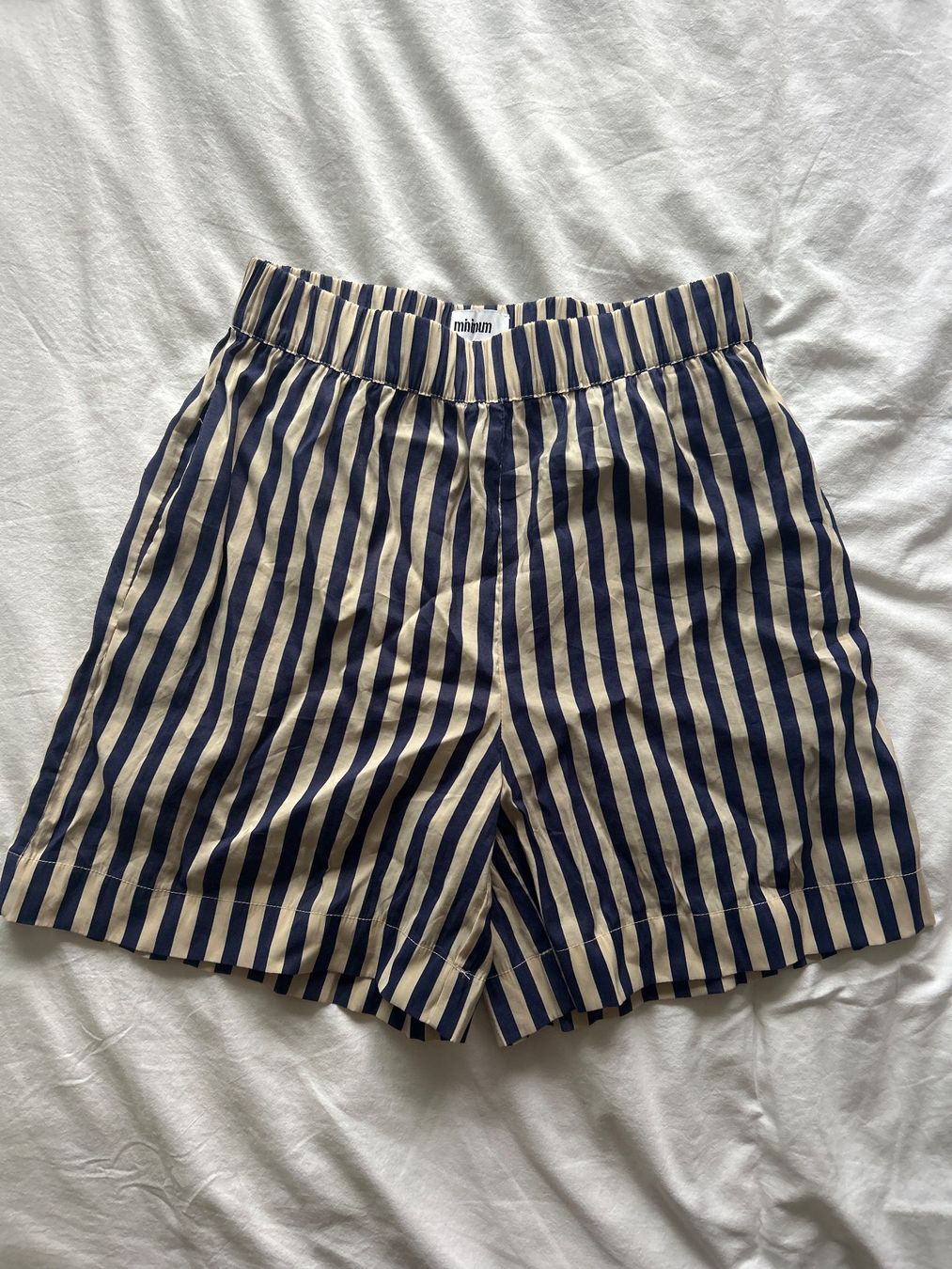 Pantaloni: Shorts dunkelblau-weiss-gestreift MINIMUM – Nuovo (secondo la descrizione) da Lohn-Ammannsegg venduto da norina_3