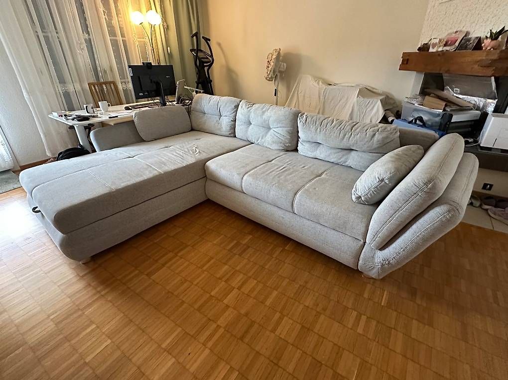 Divani: CHF 10  Großes Ecksofa in Bonstetten – Usato da Bonstetten venduto da jin_l8yk 1