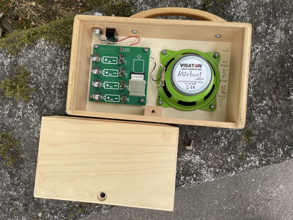 Hörbert Lettore multimediale portatile: Hörbert MP3 Player aus Holz – Usato da Zürich venduto da ricflix 2
