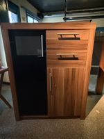 Gut erhaltene Kommode/Sideboard mit Glastablaren