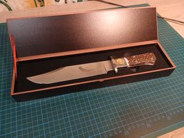 Jagdmesser / Bowie-Messer mit Holzbox, neuwertig
