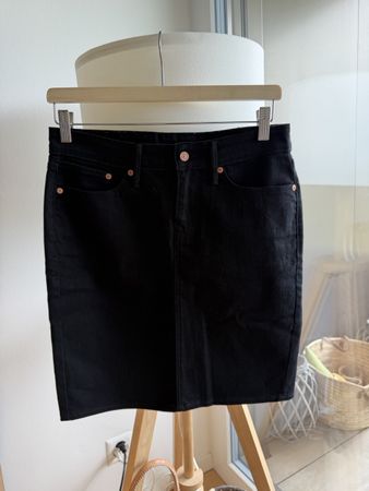 ☀️Jupe en jean noire LEVI’S taille S/M☀️