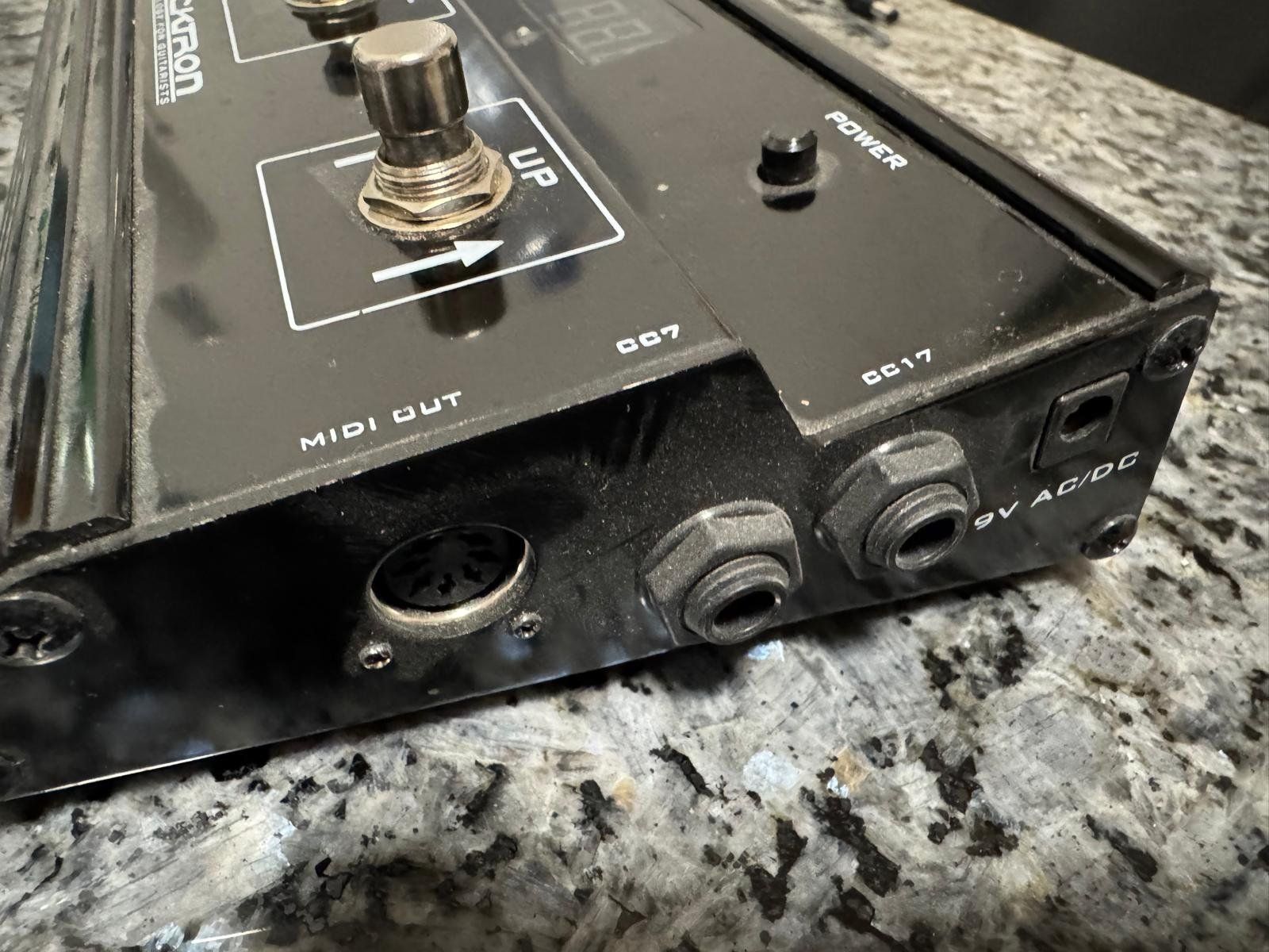 Strumenti musicali: Rocktron MIDI-X-CHANGE Guitar Foot Controller Pedal – Usato da St. Margarethen TG venduto da Mac-PC 1