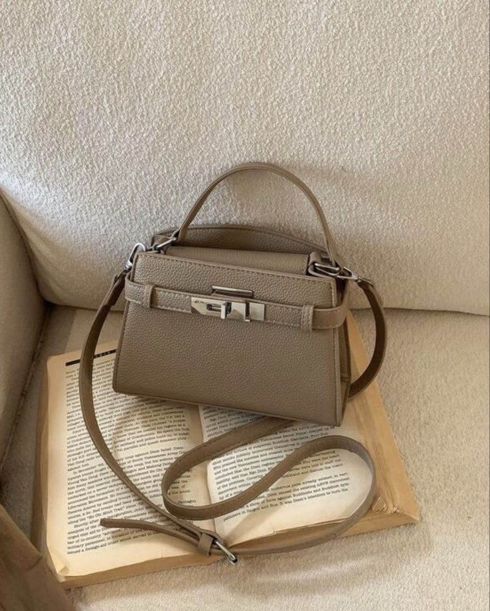 Borse da donna: Sac à bandoulière  – Nuovo (secondo la descrizione) da Châtel-St-Denis venduto da Montclair_Swiss