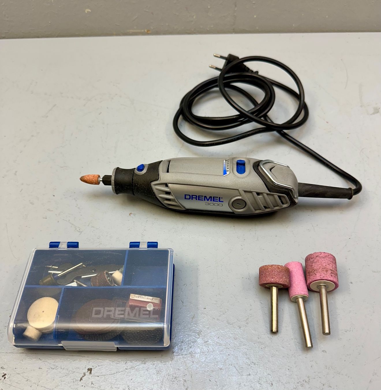 Dremel Smerigliatrici & Lucidatrici: DREMEL 3000 AB 1.-!!! – Usato da Zürich venduto da NIKI777