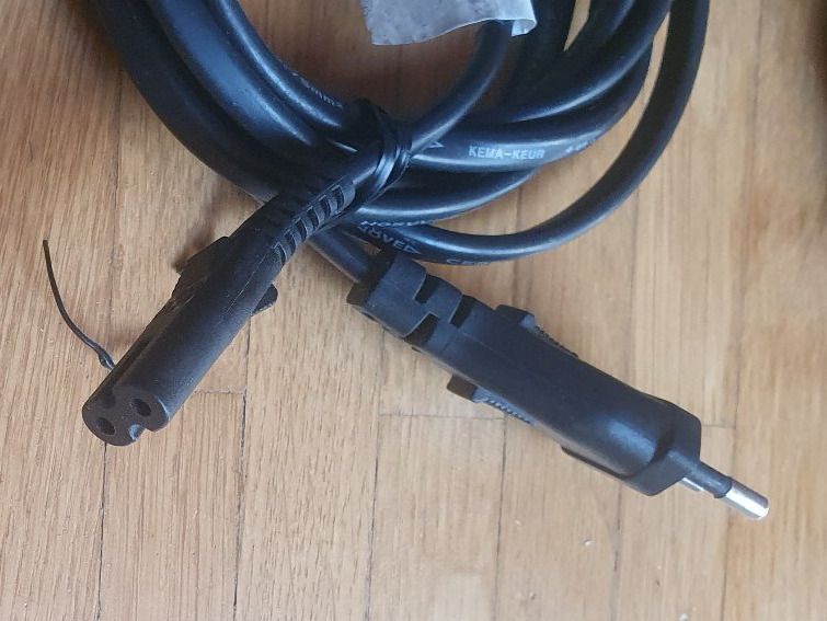 Cavi: Diverse Stromkabel mit Apparatestecker + FlachsteckerCH/D/GB – Usato da Schliern b. Köniz venduto da Evivo 8