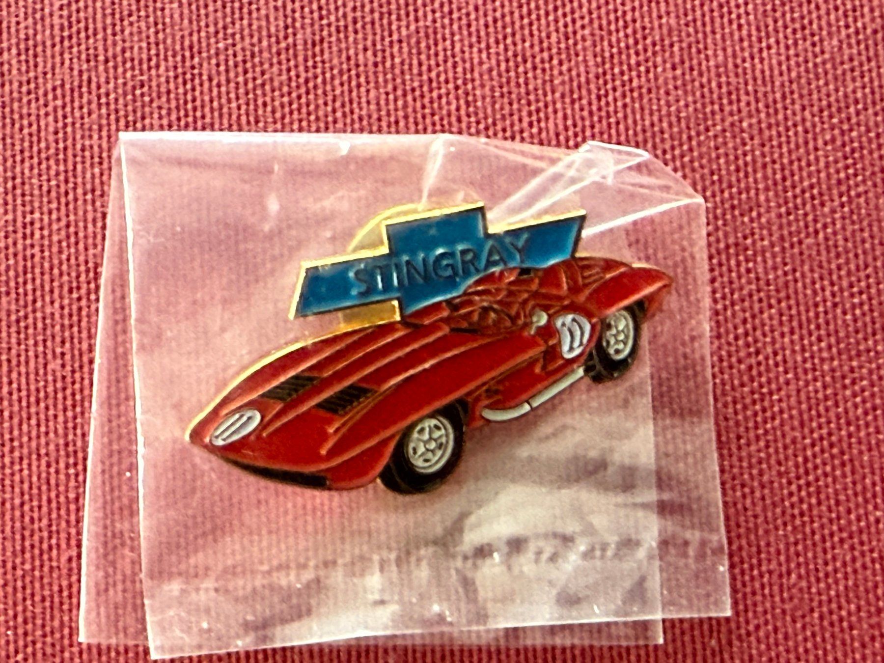Chevrolet Placchette & Badge: Chevrolet Corvette Stingray Pin, Rot – Usato da Steinhausen venduto da Kwulli