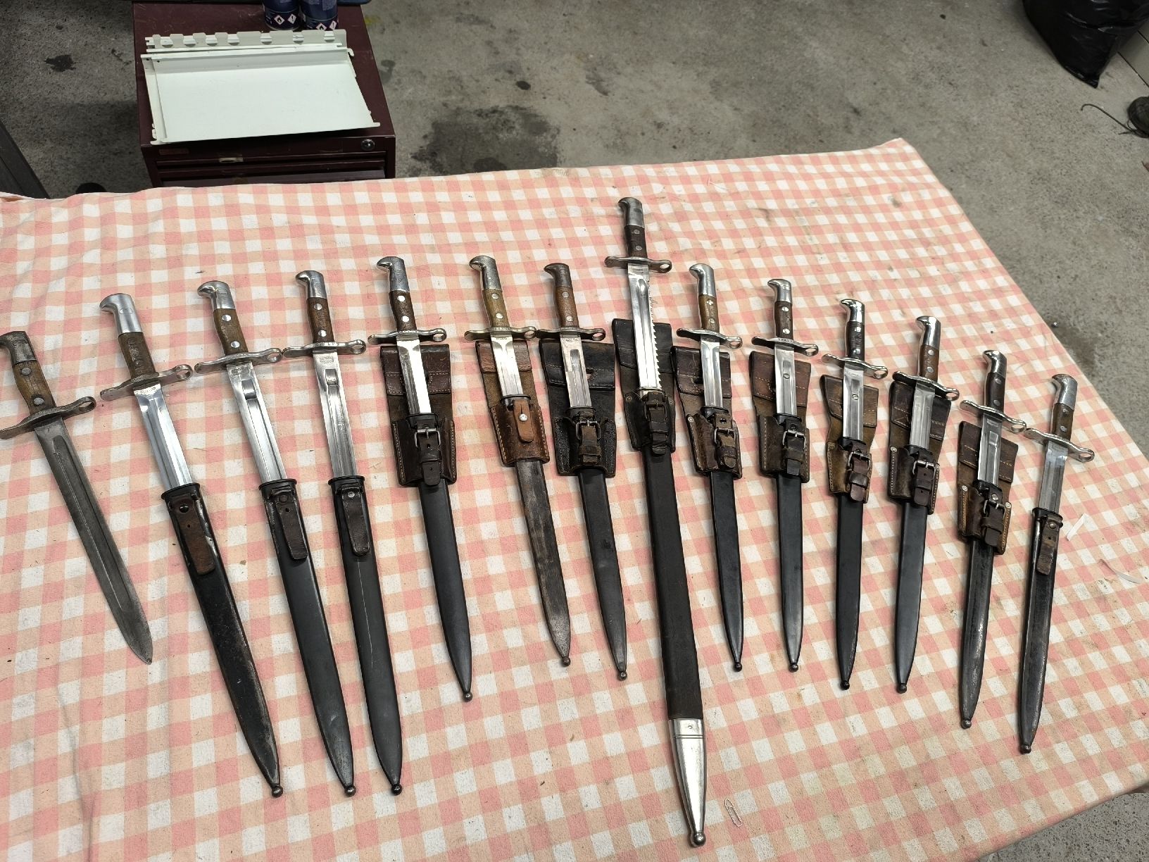 Schweizer Armee Stichwaffen: Divers  Bajonett . Faschinenmesser Armee CH – Gebraucht aus Cama von anto_a