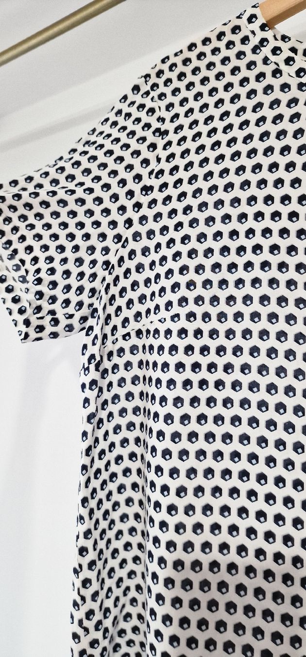 Gerry Weber Blusen: Gerry Weber Sommerbluse Gr. 40 mit speziellem Muster – Neu (gemäss Beschreibung) aus Affeltrangen von Szafaoli 3