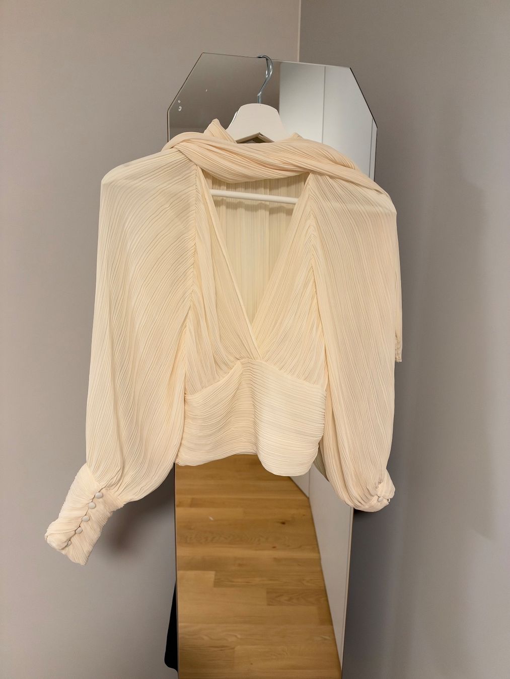 Zara Top: Zara top gr. xs – Usato da Uetikon am See venduto da Jolie2009 1
