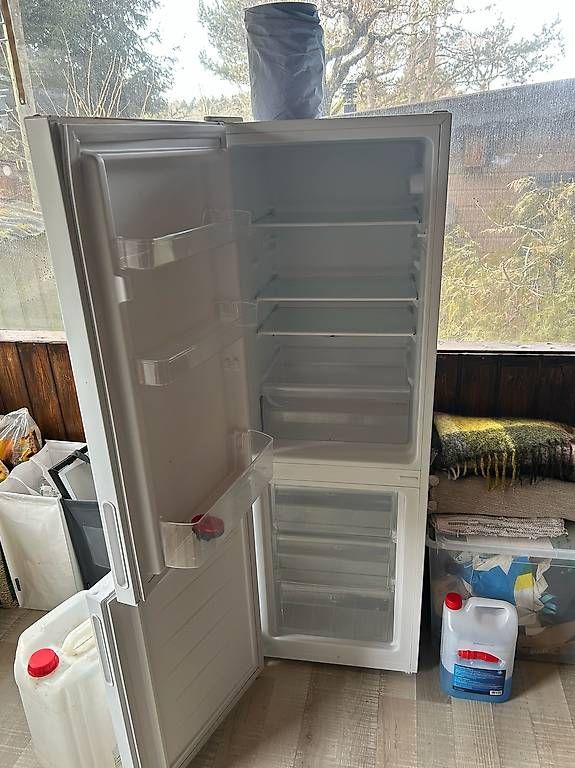 Kühlschrank: Frigo De taille moyenne / Marque FrigeLux – Gebraucht aus Les Cullayes von sch_h6rk 4