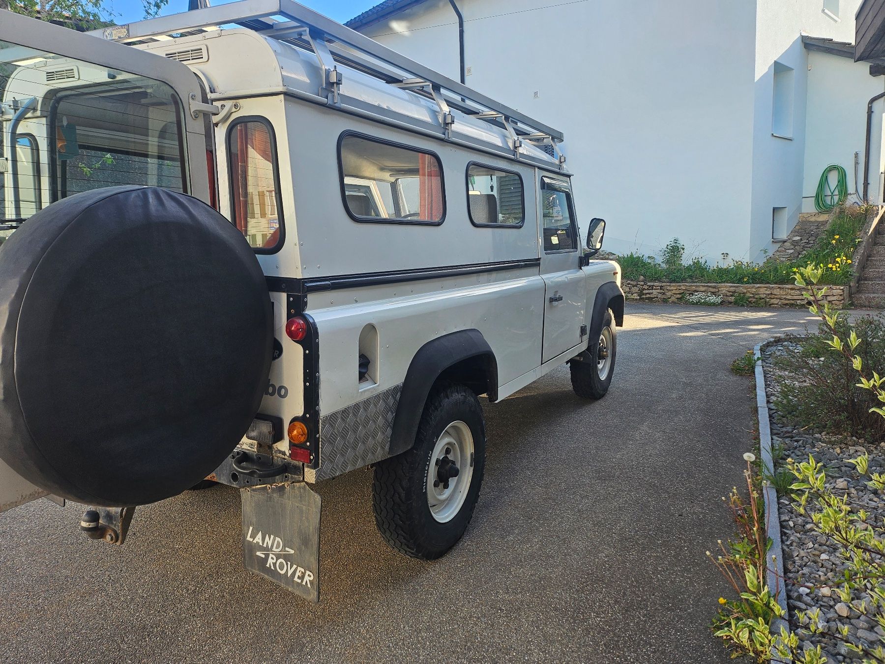 Land Rover Automobili: Land Rover 110 Td 2.5 – Usato da St-Brais venduto da Prunel72 5