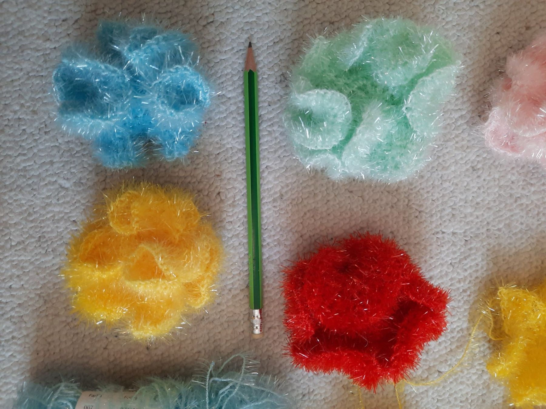 Lana: Polyestergarn CREATIVE BUBBLE, div Farben/kleine Muster, neu – Nuovo (secondo la descrizione) da Steffisburg venduto da pbegger 8