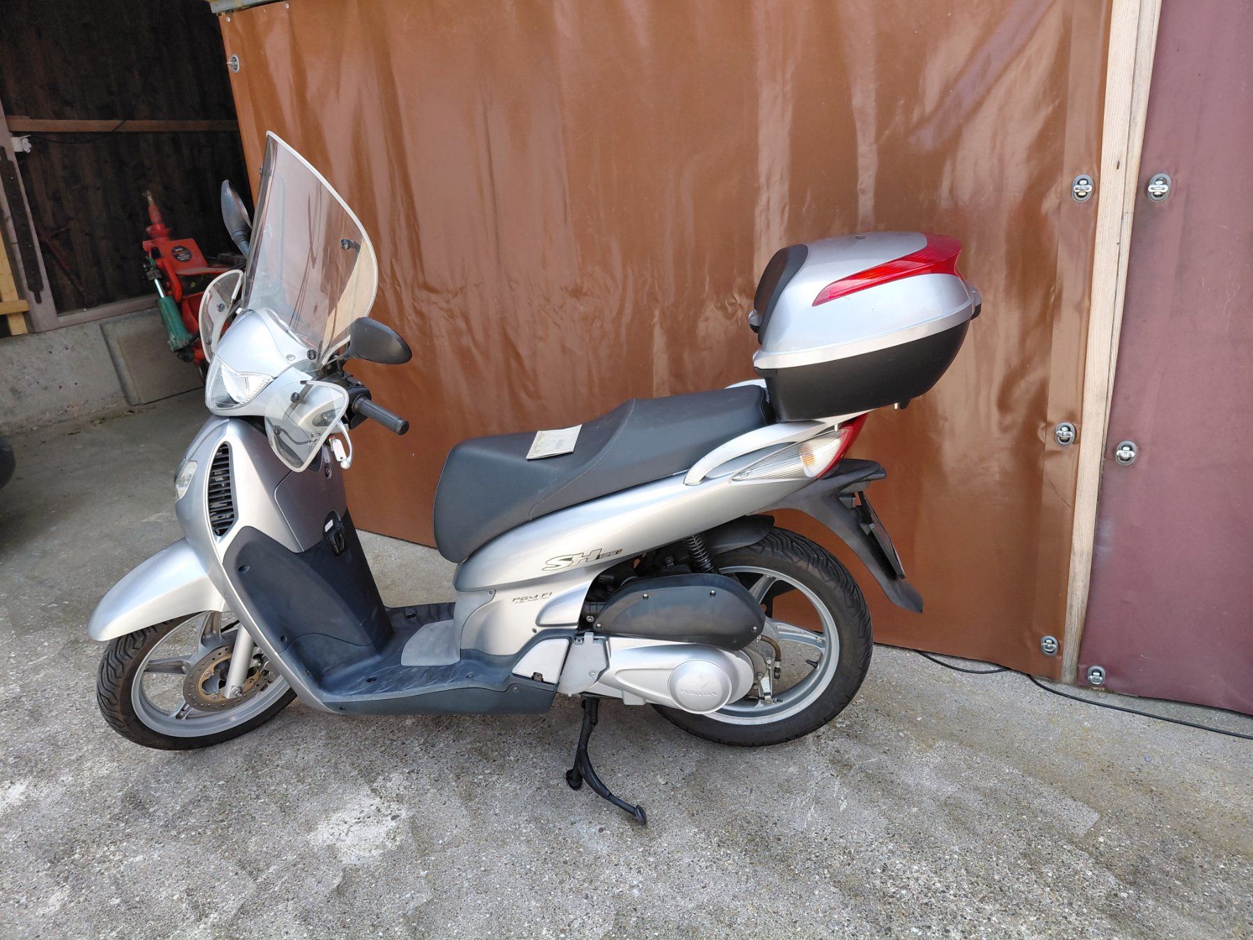 Honda Scooter: Honda SH 125 – Usato da Menznau venduto da thomho63 1
