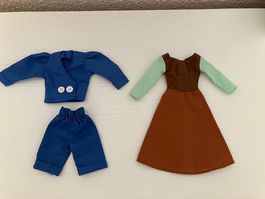 Deux vêtements vintage pour poupée Barbie