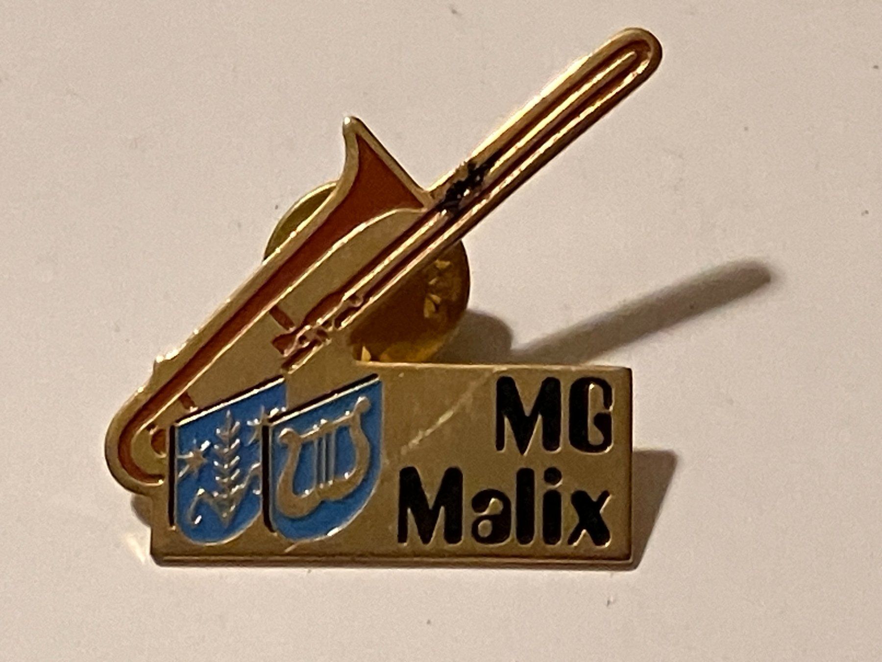 Placchette & Badge: 1 Pin Musikgesellschaft Malix – Usato da Basel venduto da djwwpp