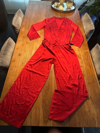 Rotes Satin-Pyjama von Zara Gr. L