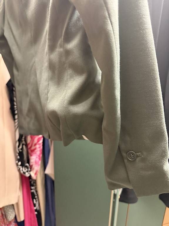 Vestes: H&M BLAZER – D'occasion à Märstetten par sha_9p7c 4