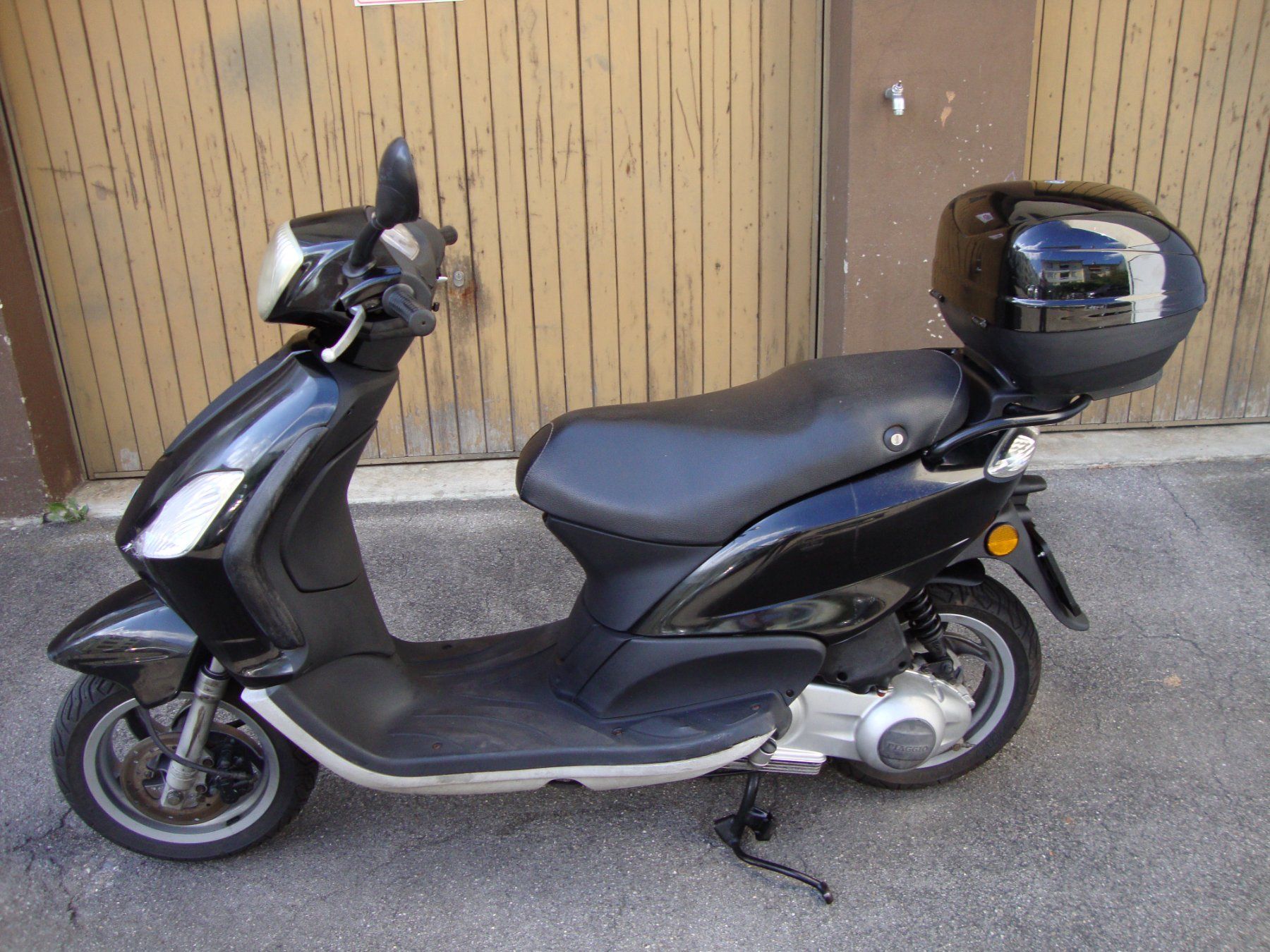 Piaggio Scooter: Piaggio FLY 125 – Difettoso da Thun venduto da Velo-7