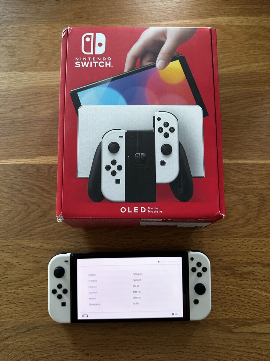 Nintendo Consoles: Nintendo Switch OLED – D'occasion à Wauwil par sayhello