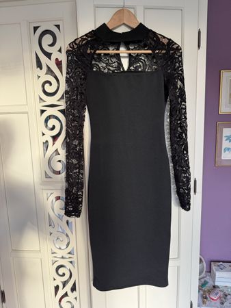 Elegantes, schwarzes Kleid mit Spitze, Grösse s