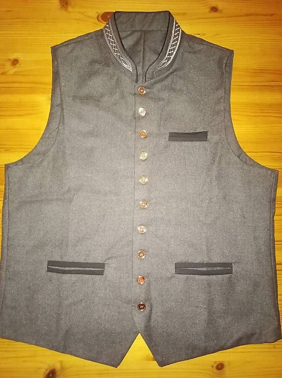 Gilet & Giacche: Trachtenweste - Grösse L - Neu – Nuovo e nell'imballaggio originale da Zürich venduto da bru_2pyw