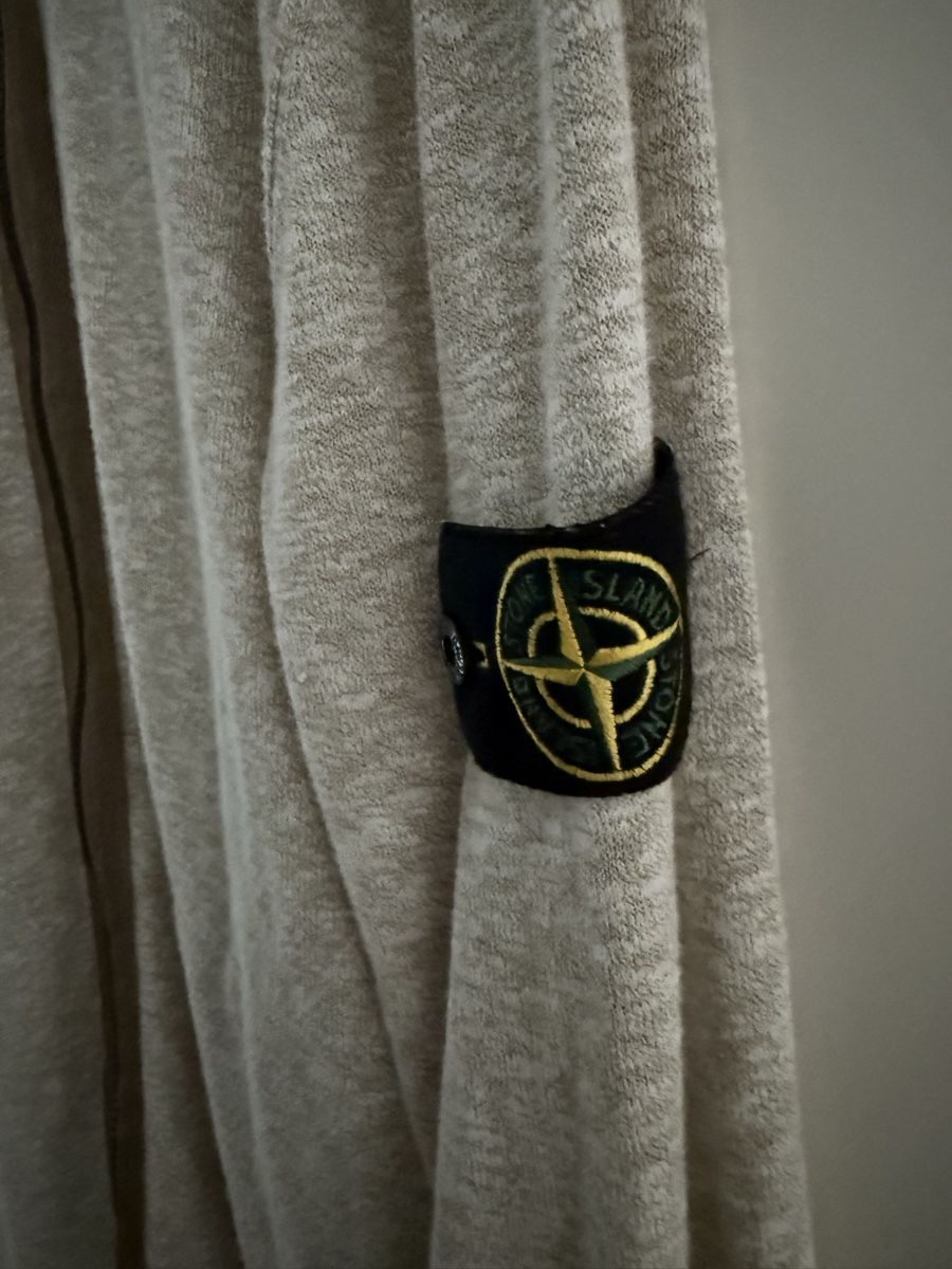 Stone Island Maglioni & Felpe: Stone Island mit Kapuzze – Usato da Recherswil venduto da Noname1 1