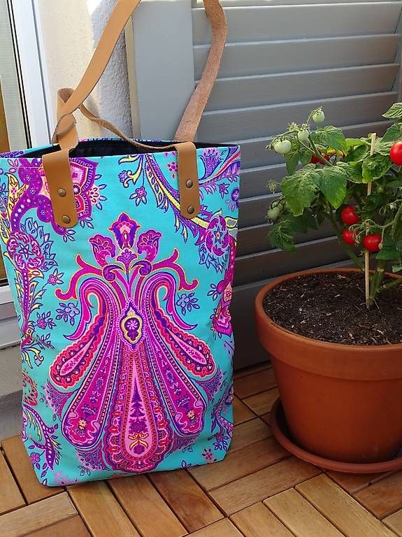 Taschen für Damen: Canvas-Schultertaschen "Bohemian" NEU – Gebraucht aus Oberwil b. Zug von Temuera 1