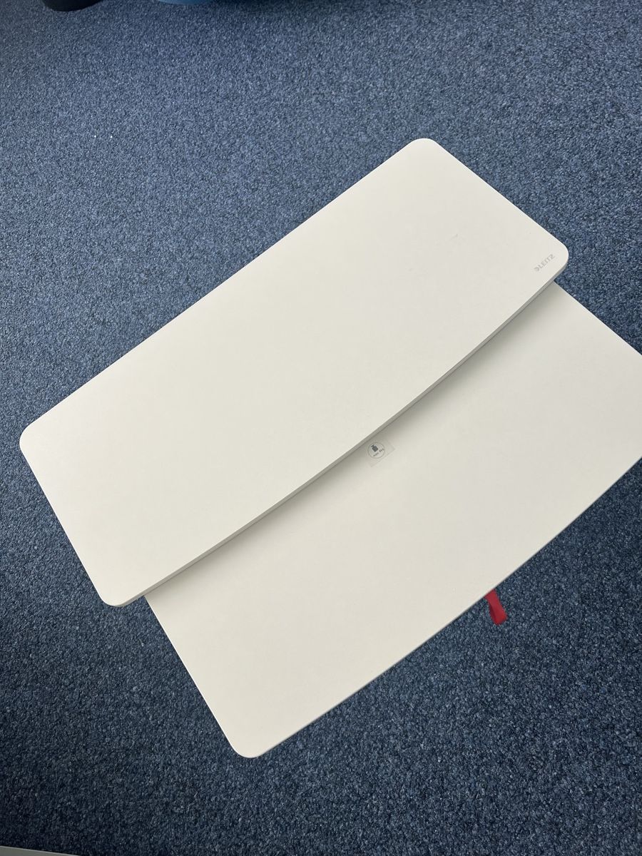 Scrivanie: Leitz Laptoptisch Weiss, höhenverstellbar – Usato da Egg b. Zürich venduto da ZeroWaste 4