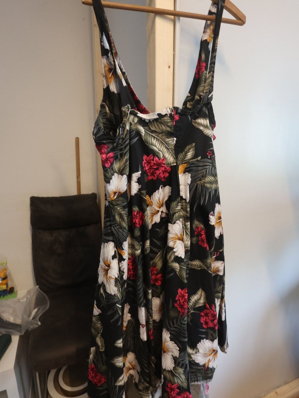 Kleider: Abendkleid mit Blumenmuster ( Hell Bunny) – Gebraucht aus Allschwil von Schwelheimer