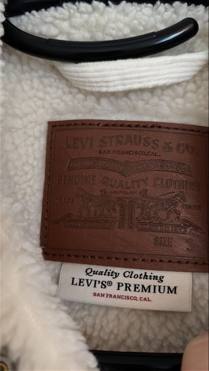 Levi's Giacche: Veste Levi’s sherpa blanche – Nuovo (secondo la descrizione) da Dully venduto da CELINE.D11 1