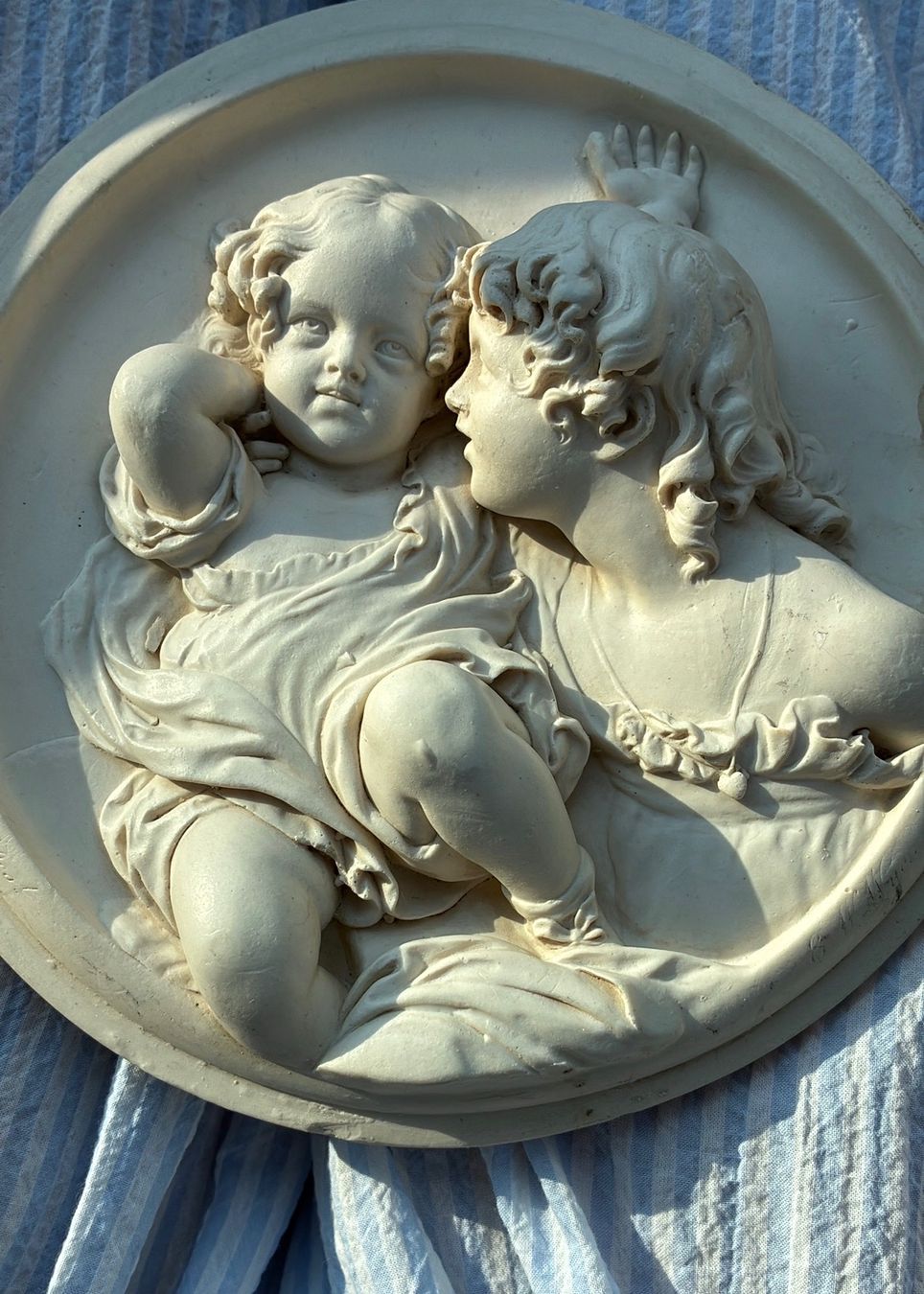 Insegne: 2 Medaillons décoratifs angelots – Usato da Genève venduto da gen_sk2c