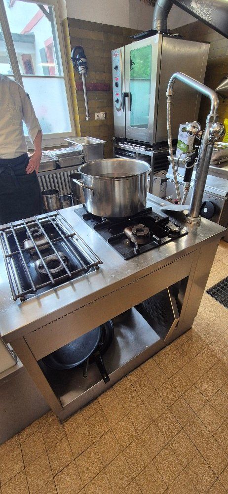 Bartscher Cucine: Professioneller Gas Kochherd – Usato da Pratteln venduto da Rudinsteiner 1