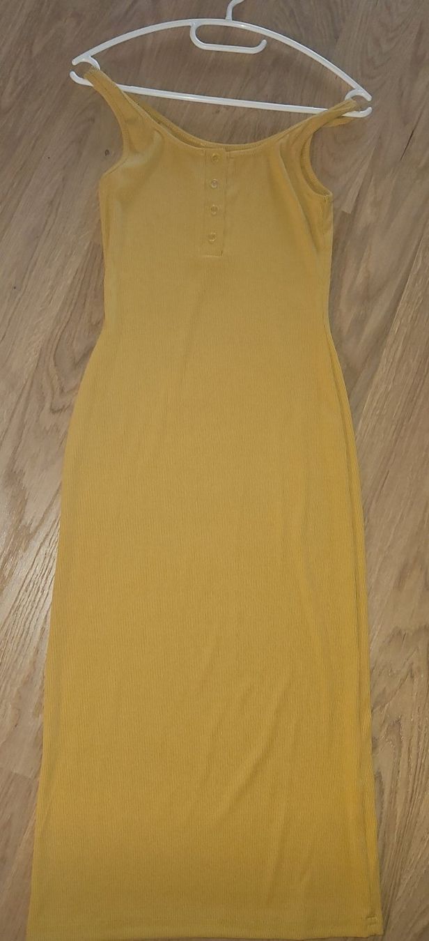 Kleider: Elegantes Kleid – Gebraucht aus Suhr von jes_rtc9