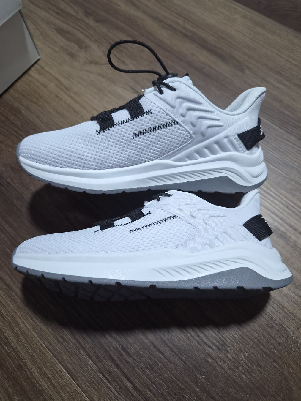 Esprit Scarpe per ragazzi: Esprit Sneaker, weiss / schwarz Gr. 35 NEU – Nuovo (secondo la descrizione) da Altishofen venduto da tammy05