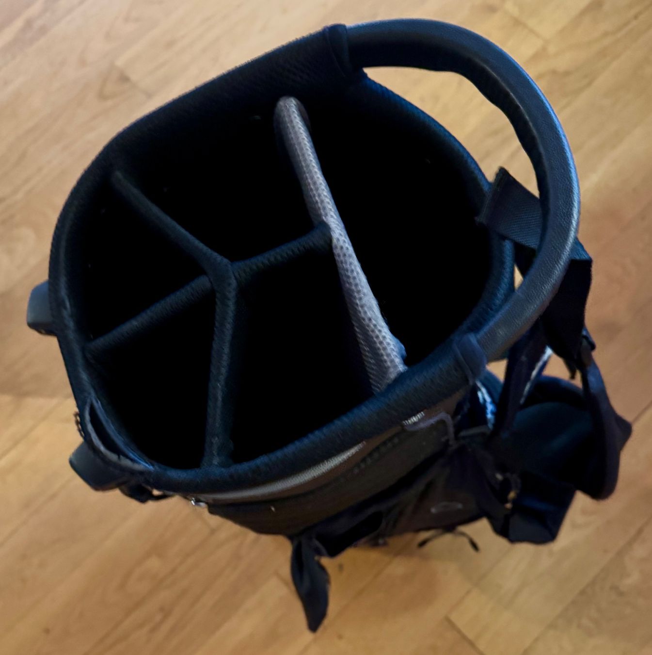 Taschen: Cleveland Golf Stand Bag – Defekt aus Zollikon von Zollikon 2