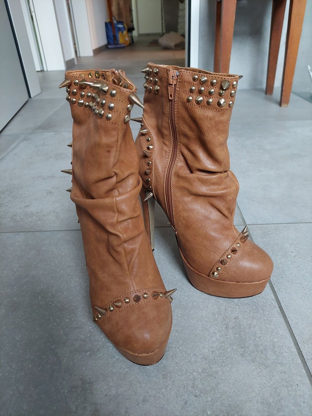 Scarpe da donna: High Heels Stiefel – Usato da Mettau venduto da Taeni93