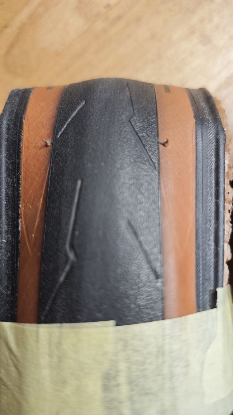 Pièces détachées: Pirelli p zero race 700x26c  – D'occasion à Crésuz par Peyou80 4