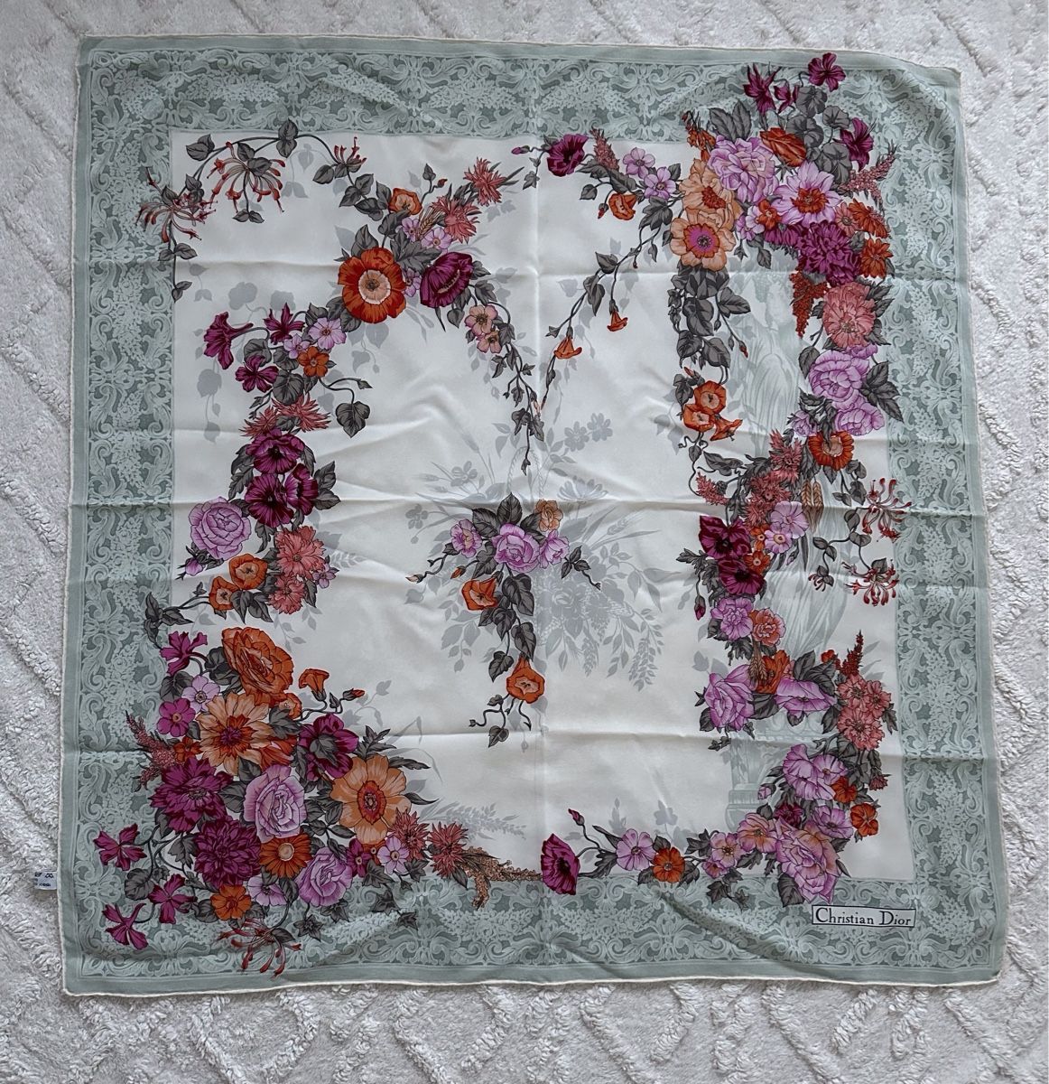 Dior Foulard & Sciarpe: Christian Dior Seidentuch Blumenmuster – Usato da Zollikon venduto da pan_8jtm 1