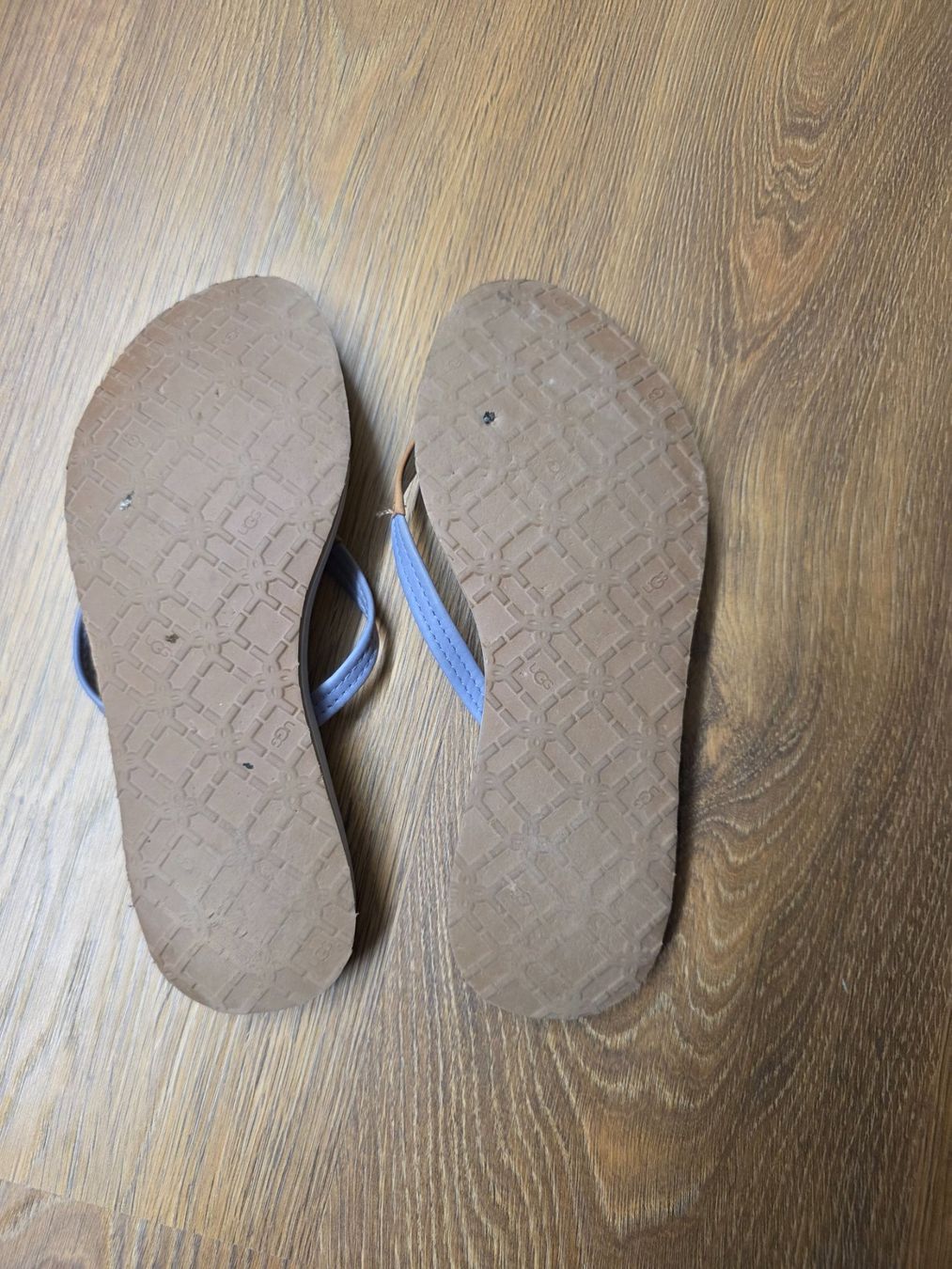 Ugg Chaussures femmes: Flipflops, Flip Flops Ugg Gr. 39 (Damen) – D'occasion à Nebikon par Japostyle 2
